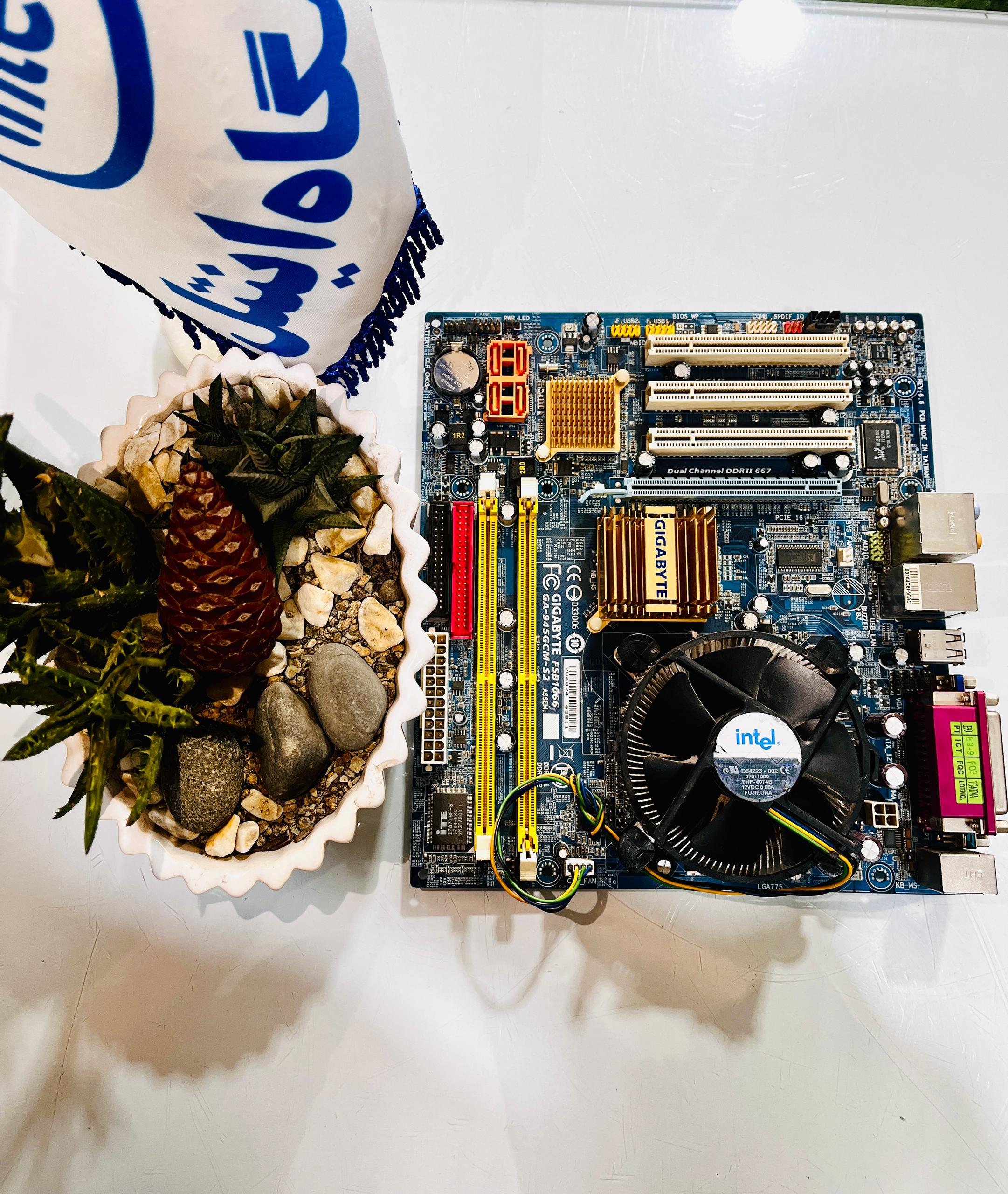باندل مادربرد GIGABYTE GA-945GCM -S2/DDR2/استوک